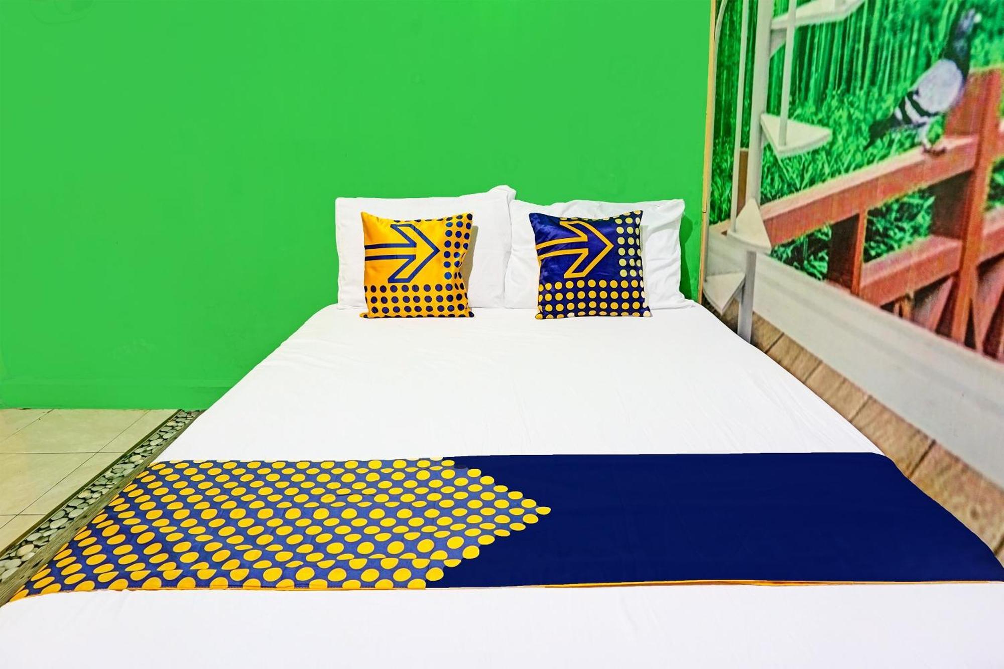 Oyo 91697 Nyaman Homestay Syariah Pare Exterior foto